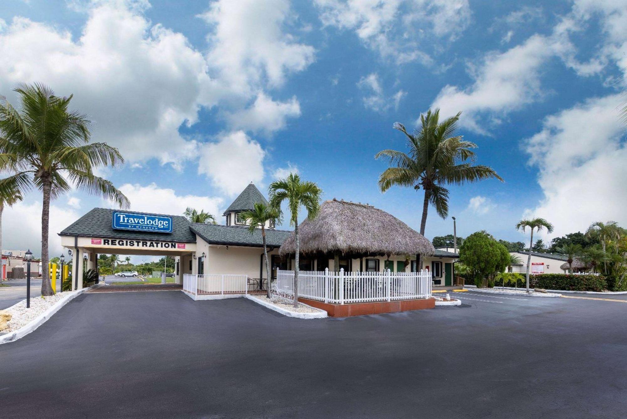 Travelodge By Wyndham Florida City/Homestead/Everglades Exterior photo